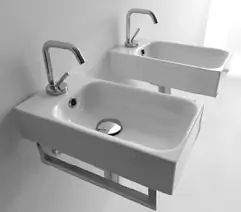 Cento Lavabo 45x25 sospeso monoforo (centrale)