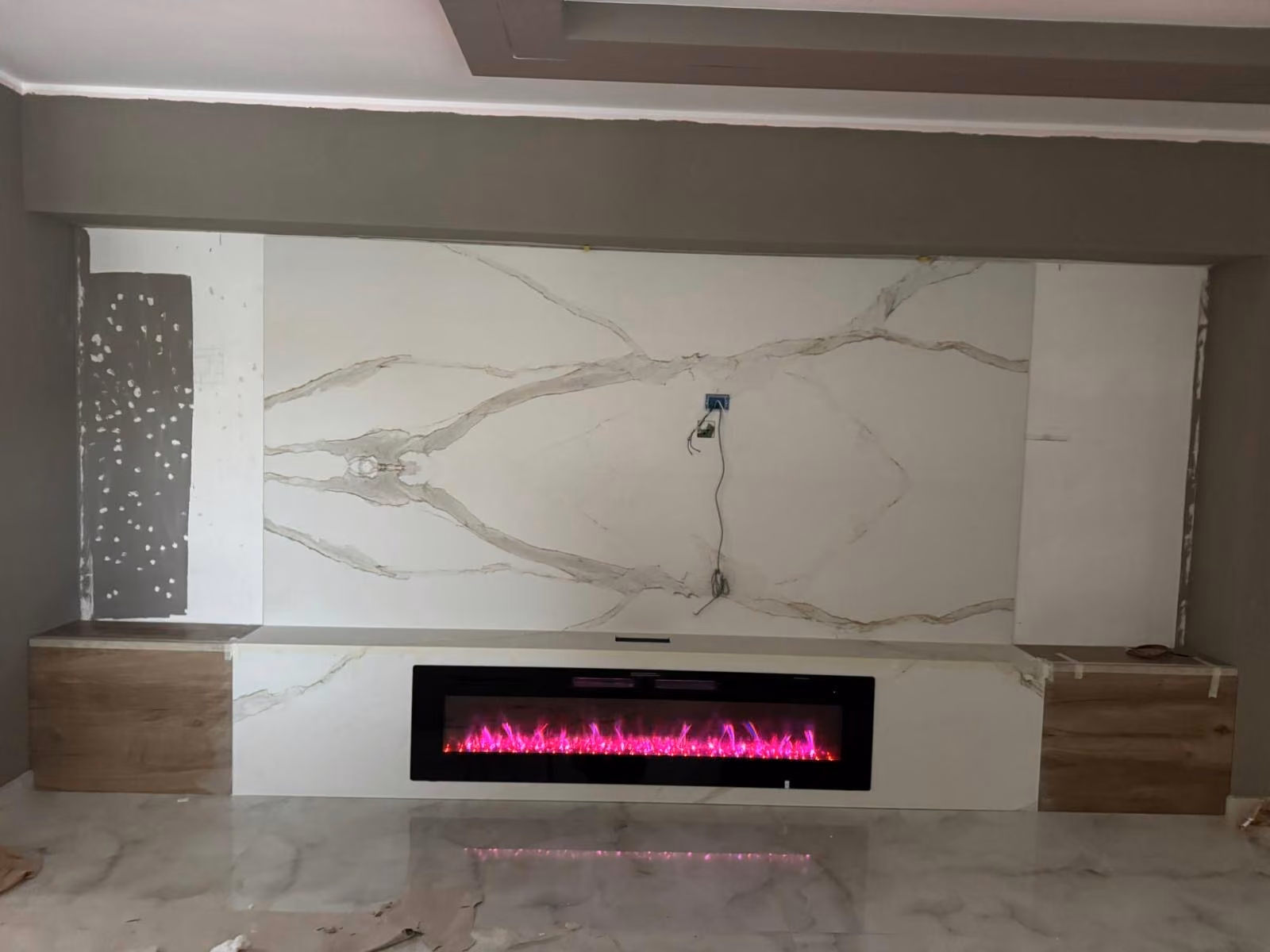 Rivestimento del camino realizzato da Calabra Marmi, vista 5