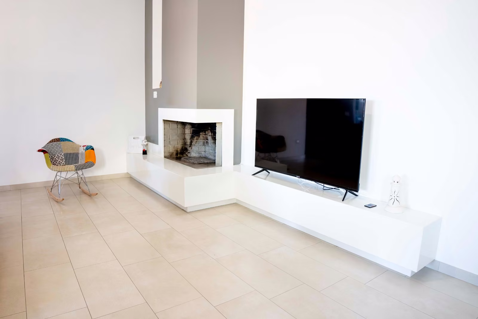 Rivestimento del camino realizzato da Calabra Marmi, vista 10