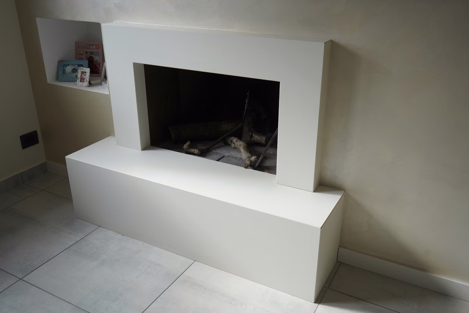 Rivestimento del camino realizzato da Calabra Marmi, vista 11