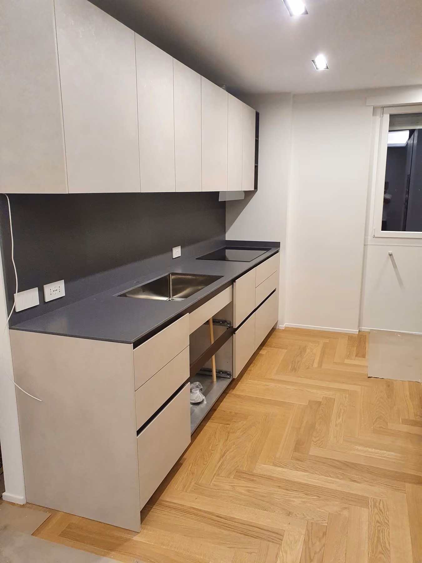 Top cucina e superfici su misura realizzato da Calabra Marmi, vista 4