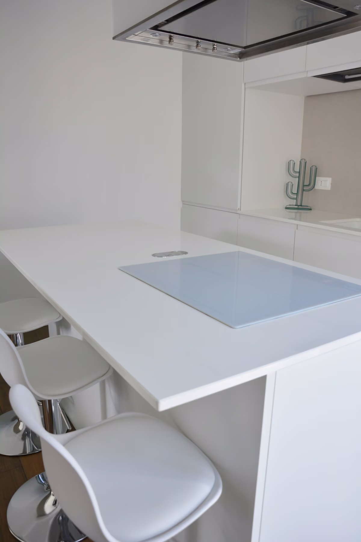 Top cucina e superfici su misura realizzato da Calabra Marmi, vista 6